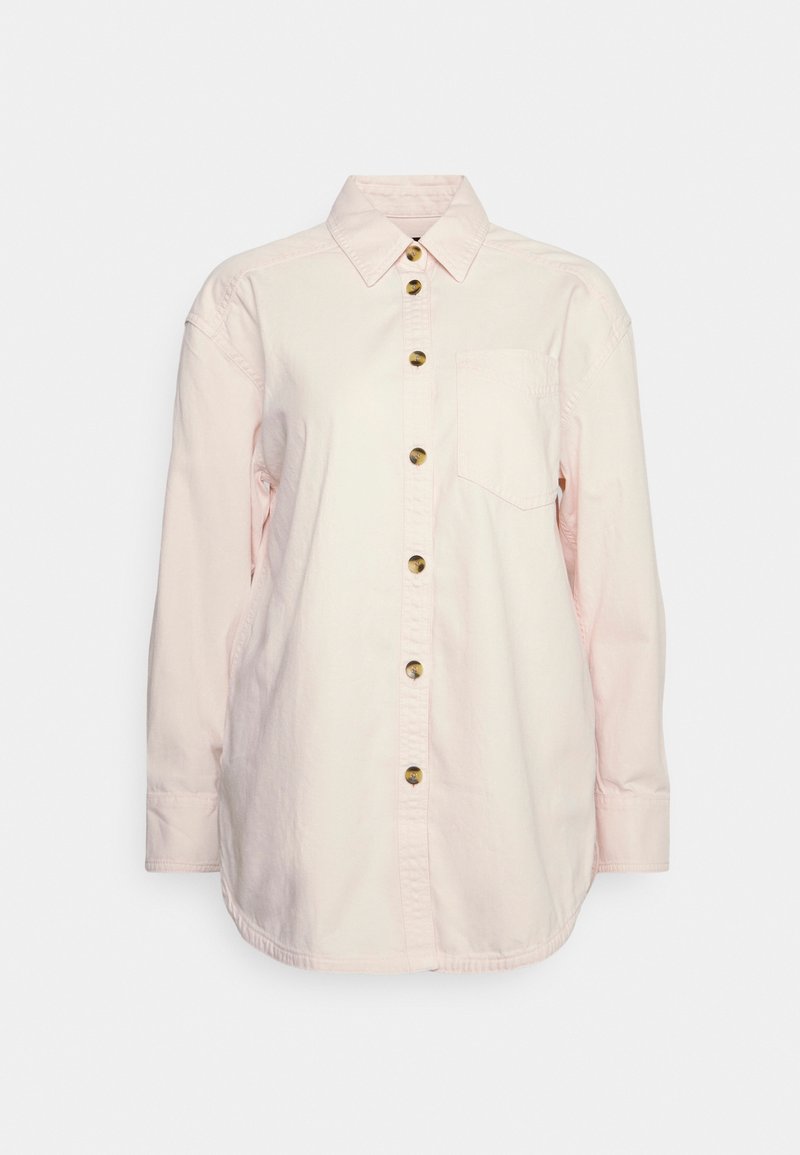 Camicia button-up rosa chiaro in cotone. Presenta un colletto, maniche lunghe, una tasca sul petto e bottoni in ottone sul davanti.