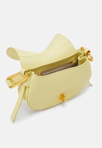 Coccinelle MAGIE SOFT - Handbag - lime wash