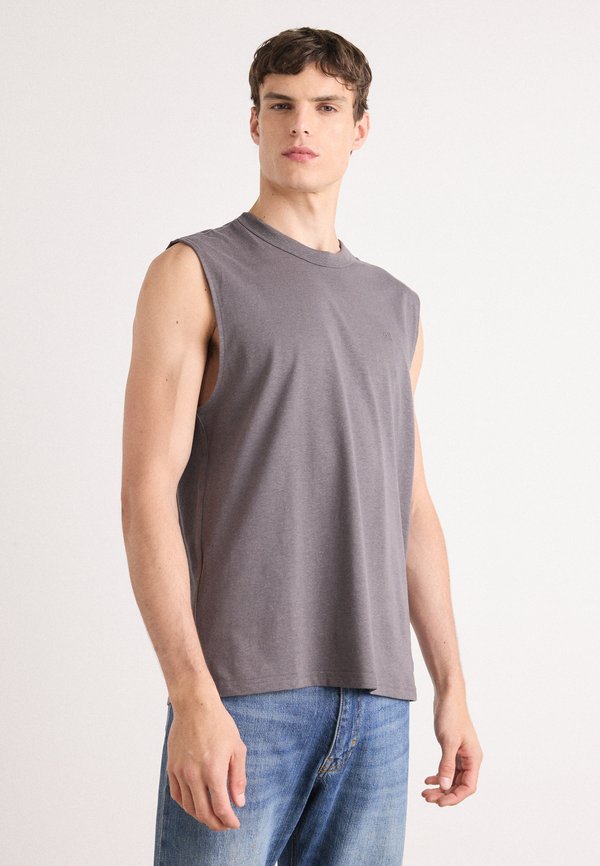 TANK - Top - tornado