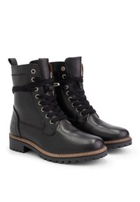 Travelin Lace-up boots - black