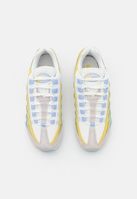 Nike Sportswear AIR MAX 95 TM - Sapatilhas - sail/ocean cube/light marine/olive aura/celery/light iron ore