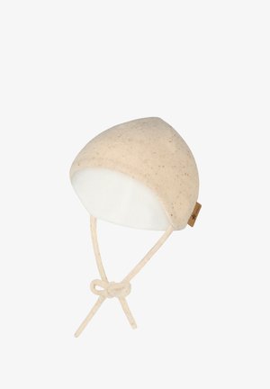 Beige gestrickte Babymütze mit kleinen Sprenkeln, weicher weißer Fütterung und gebundenen Bändern unter dem Kinn.