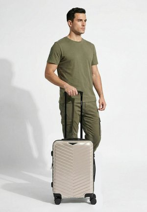 Redolz, ESSENTIALS 18 2.0 4 ROLLEN KABINENTROLLEY S 55 CM MIT DEHNFALTE UNISEX - Wheeled suitcase - metallic-greige shiny