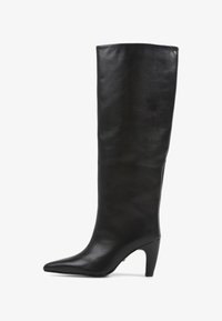 Valitud, black