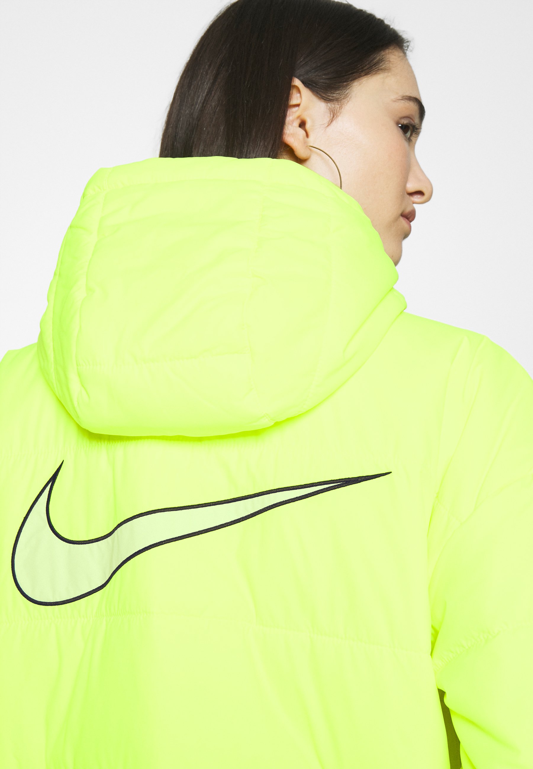 Nike Sportswear CORE Allvädersjacka voltblack Zalando.se Nike Sportswear CORE Allvädersjacka voltblack Zalando.se