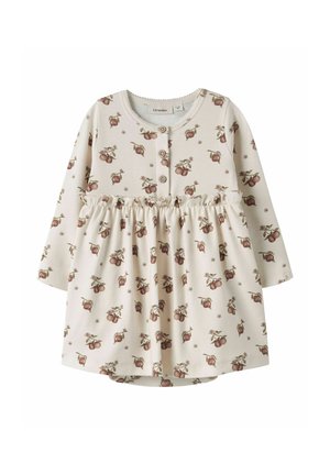 Cremefarbenes Baby-Kleid mit langen Ärmeln, braunem Fruchtmuster, drei Knöpfen vorn, geraffter Taille und rundem Ausschnitt.