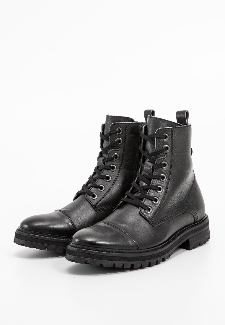 Schnürstiefelette