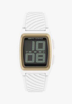 Reloj digital Armani Exchange con correa de silicona texturizada blanca, bisel cuadrado en tono dorado y gran pantalla LCD segmentada que muestra la hora.