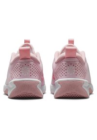 Nike Performance OMNI MULTI COURT UNISEX - Sapatilha de treino - pink foam/white hyper pink med soft pink