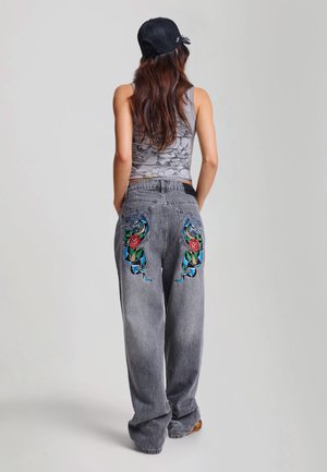 Ed Hardy, WOMENS SNAKE AND ROSES VINTAGE WASH RELAXED JEANS - Vaqueros boyfriend - grey