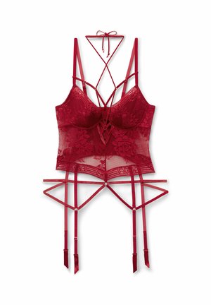 Rød kantet lingeriset med bøjlestropper, krydsende stropper og strømpeholder detaljer. Har blomster mønstre og satin accenter.