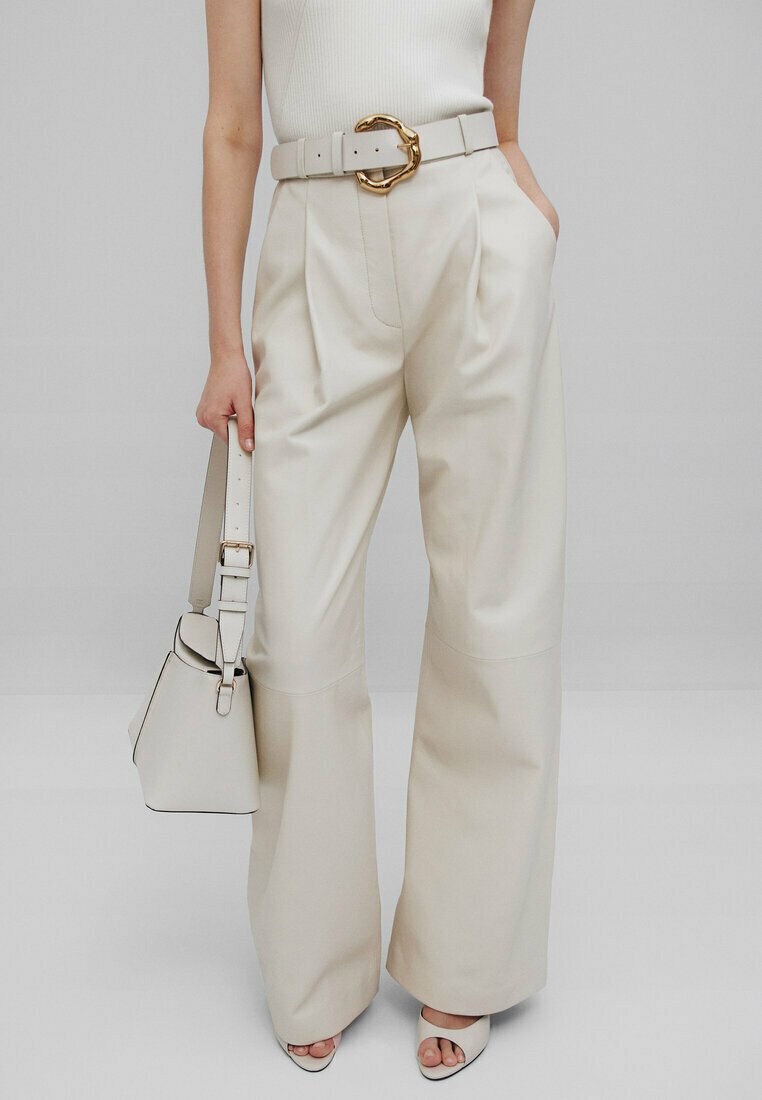 Massimo Dutti STUDIO - LEATHER DARTED TROUSERS - Pantaloni di pelle - beige  - Zalando.it
