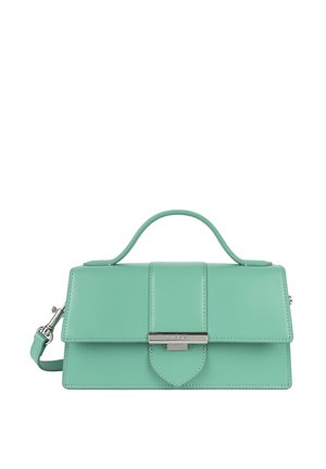 Sac à main en cuir vert menthe avec un design structuré, une poignée supérieure et une bandoulière amovible. Présente un fermoir en métal argenté et des détails de couture.