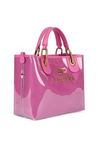 Borsa a mano lucida rosa con doppio manico superiore e hardware dorato. Logo impresso sul davanti, con una texture liscia e una forma strutturata.