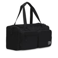 Svart treningsbag laget av slitesterk stoff, med to glidelåslommer foran, solide håndtak og en liten Nike-logo. Rektangulær form.
