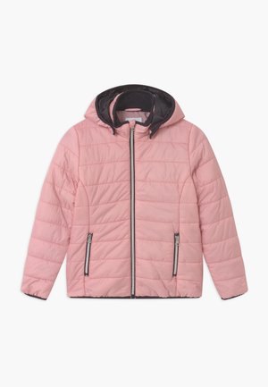 Chaqueta acolchada de color rosa claro con capucha forrada en negro, cremallera frontal y dos bolsillos laterales con cremallera, mostrada sobre fondo blanco.