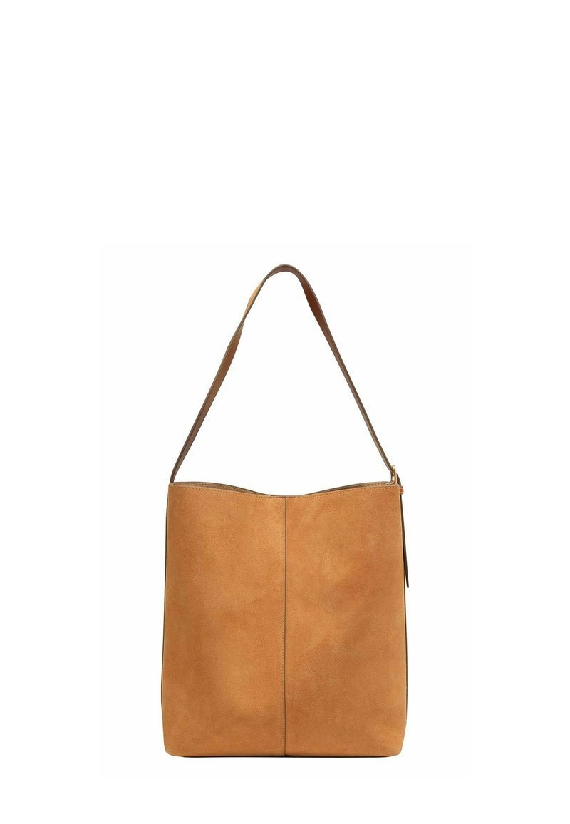 Tote-Bag aus braunem Leder mit strukturiertem Design, kurzem Schultergurt und offenem Oberteil. Glatte Textur mit minimalen Nähten.