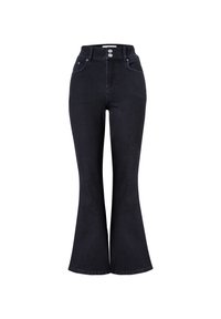 Jeans neri a vita alta con svasatura in denim, caratterizzati da due bottoni frontali, cinque tasche e cuciture in contrasto lungo le cuciture.