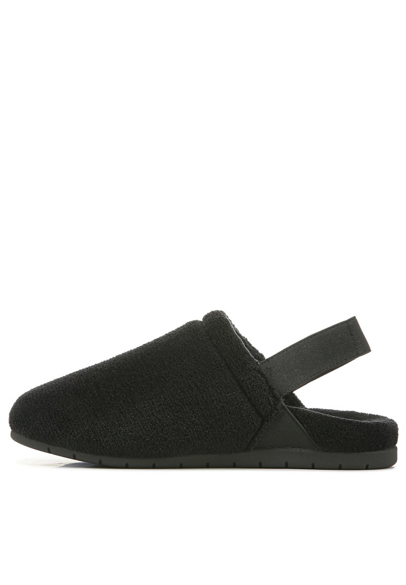 Zwarte instap binnenslippers met een textiele bovenkant, open achterkant voor gemakkelijke aan- en uittrekking, en een flexibele rubberen zool voor comfort.