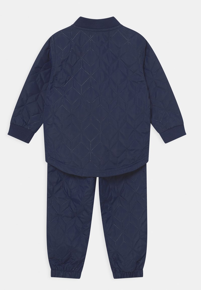 Kinder Sportbekleidung | Hummel SOBI THERMO UNISEX SET Regenhose dark blue/dunkelblau - NO27570 Kinder Sportbekleidung | Hummel SOBI THERMO UNISEX SET Regenhose dark blue/dunkelblau - NO27570