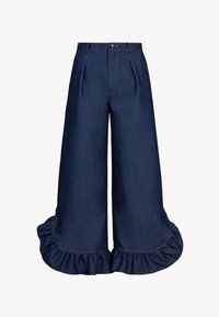 Brede denimbroek in donkerblauw, met een gekruiste zoom, geplooide voorkant en een enkele knoopsluiting aan de taille.