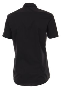 Zwart shirt met korte mouwen en een platte kraag, gemaakt van gladde stof, met een strakke achterkant en subtiele stiksels.