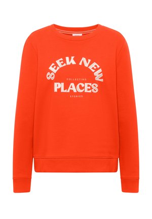 Jasnopomarańczowa bluza z długim rękawem z białym napisem "Seek New Places Collecting Stories" na froncie, okrągły dekolt, ściągacze na mankietach i u dołu.