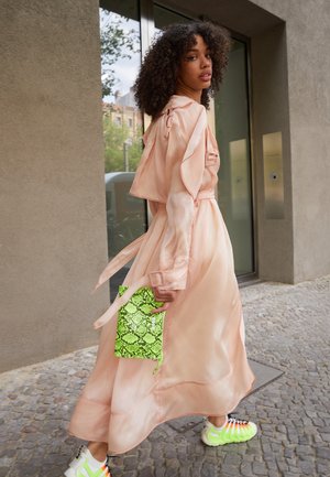 SHEER COAT - Trenchcoat - blush
