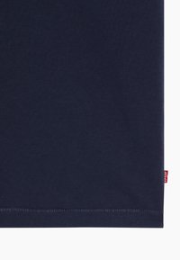 Levi's® FOOTBALL FAN TEE UNISEX - Marškinėliai su spaudiniu - navy blazer