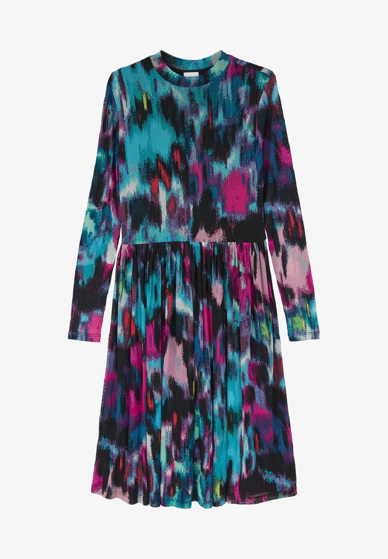 Robe à manches longues avec un motif abstrait multicolore en bleu sarcelle, rose, noir et rouge, avec un col rond et une taille froncée.