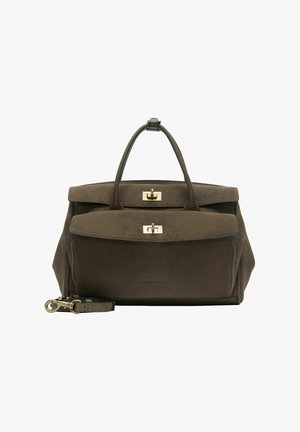 Sac à main en daim vert olive avec deux anses supérieures, poches à rabat sur le devant, fermetures à loquet dorées et bandoulière amovible.