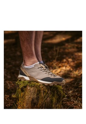Relaks, PÓŁBUTY - Skatesko - beige r34212-44