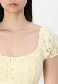 Hollister Co. SLIM PRETTY BUTTON THRU  - Blúz - double cream