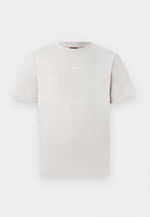 T-shirt in cotone grigio chiaro con scollo rotondo e maniche corte. Presenta un piccolo logo bianco "BOSS" sulla zona del petto.