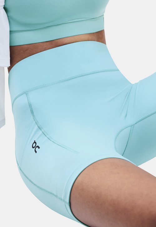 On PERFORMANCE TIGHTS SHORT - Short running tights - aquamarine — foto 4