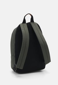 Tommy Jeans Dnevni ruksak - pewter green