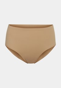 Unselected, soft nude