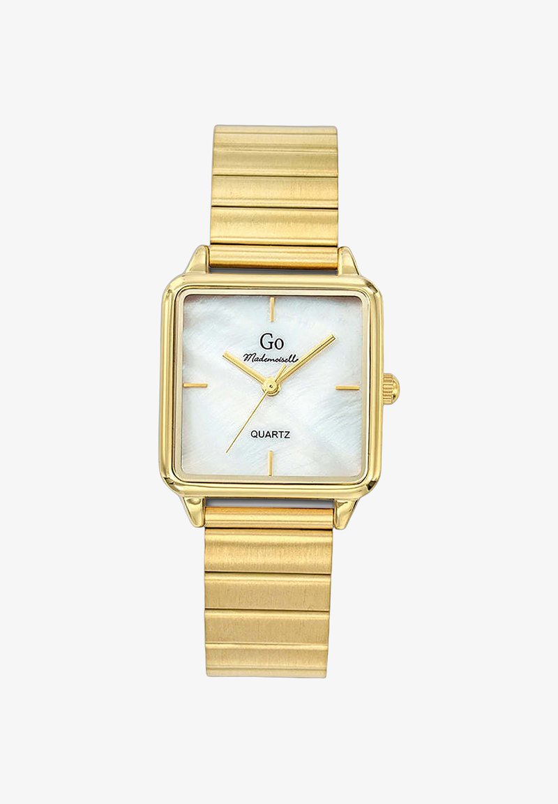 Montre carrée en quartz doré avec un cadran en nacre, dotée d'aiguilles en or jaune et d'un bracelet en maille métallique texturé.