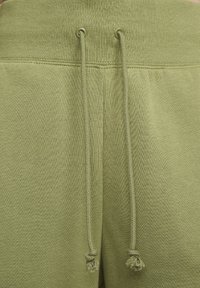 Nike Sportswear SPORTSWEAR PHOENIX FLEECE - Calças de fato de treino - alligator sail