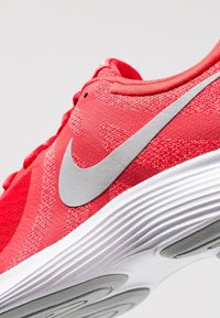 Nike Performance Chaussures de running - red