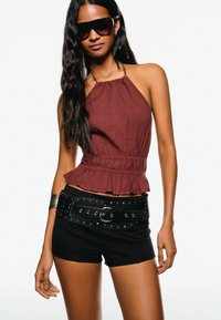 Unselected, brown