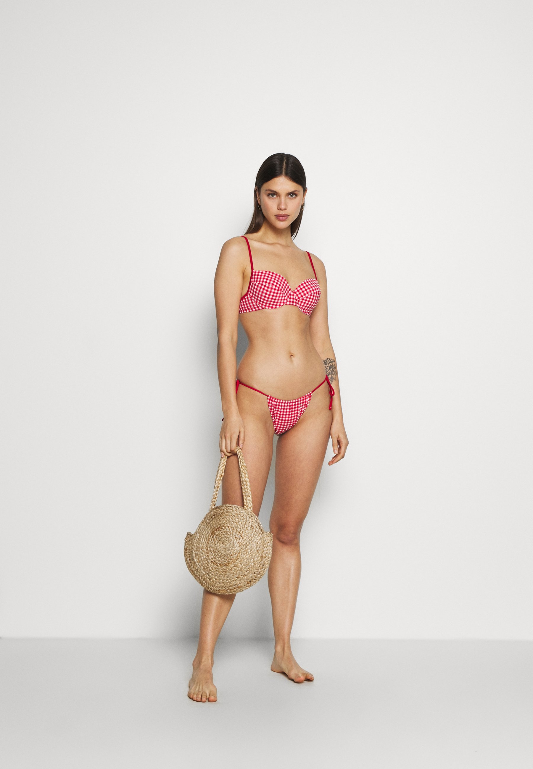 Damer STRING BRAZILIAN - Bikinibukser Damer STRING BRAZILIAN - Bikinibukser