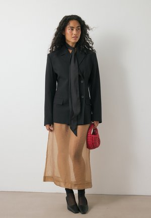 WITH FITTED WAIST - Žakete - black