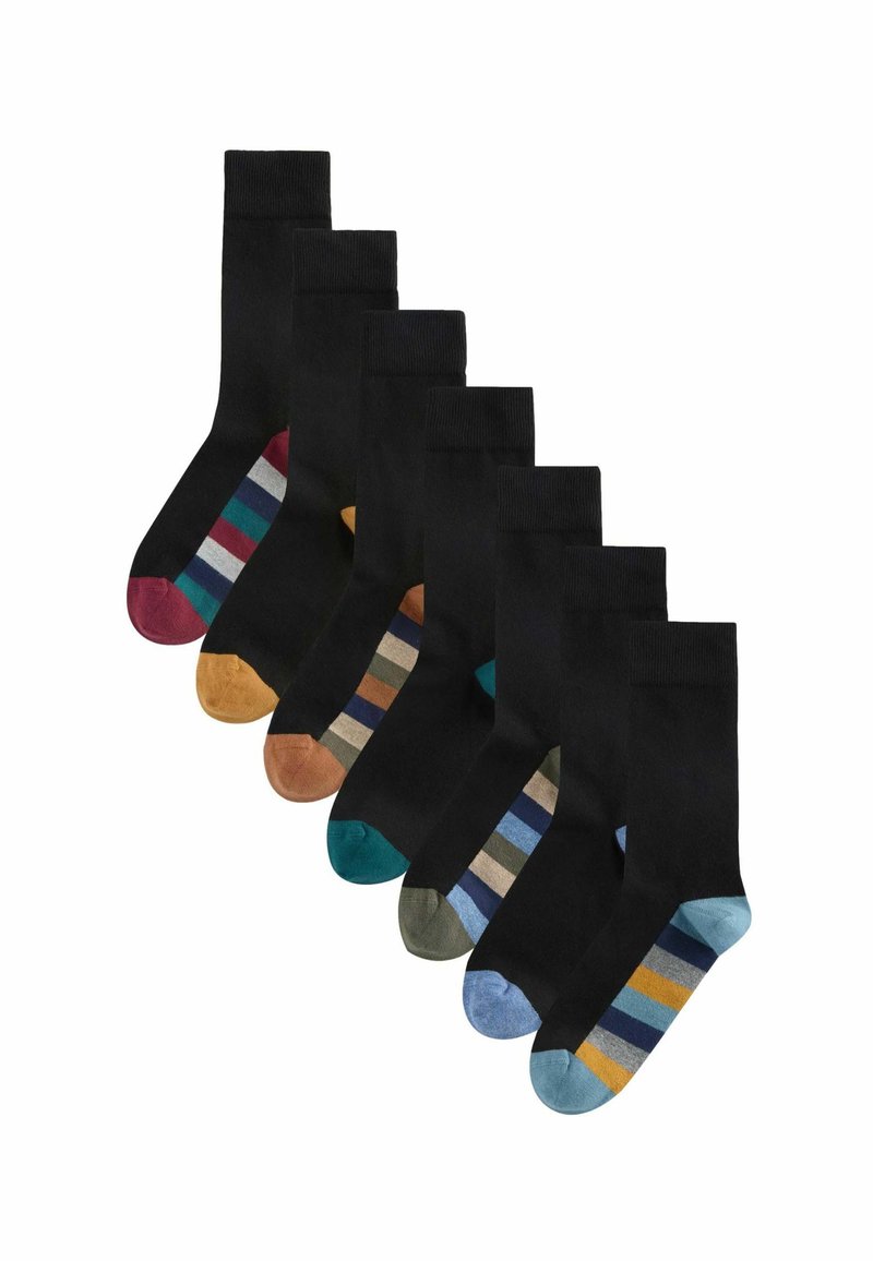 Aštuoni poros juodų kojinių su kontrastingų spalvų pirštų galais ir raštuotomis detalėmis, pasižyminčios įvairiais atspalviais ir dryžuotais raštais.