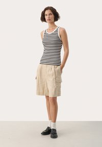 Part Two GRECIAS - Top - black stripe