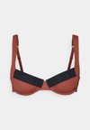 SUMMER GLOW - Zgornji del kopalk - dark caramel