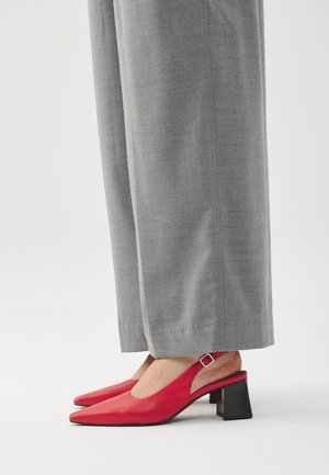 ALTEA - Avokkaat - bright red
