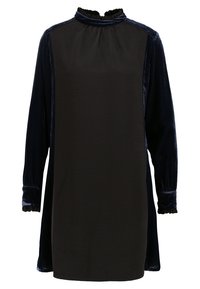 Schwarzes Langarmkleid mit samtigen marineblauen Ärmeln, gerafftem hohen Kragen und passenden gerafften Manschetten, gerader Schnitt und knielang.