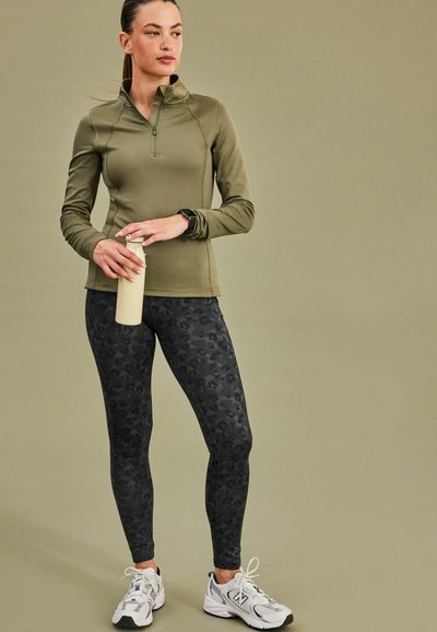 DANA Be Gentle With Your Heart  Leggings - Black