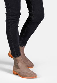 Crickit HELEN taupe